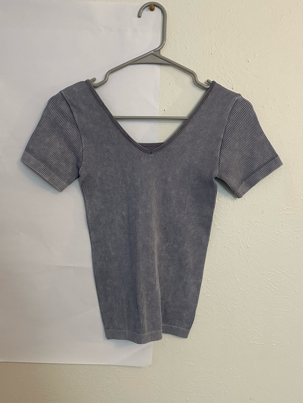 Mineral Wash Ribbed Seamless Reversible V-Neck and Scoop Short Sleeve Top - Gray
